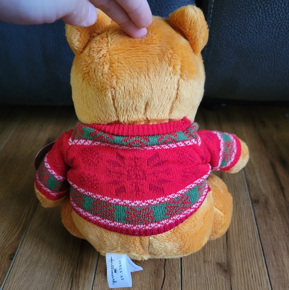 NWT ✨️ 10" Hallmark Cozy Sweater Pooh Plush - Picture 3 of 3